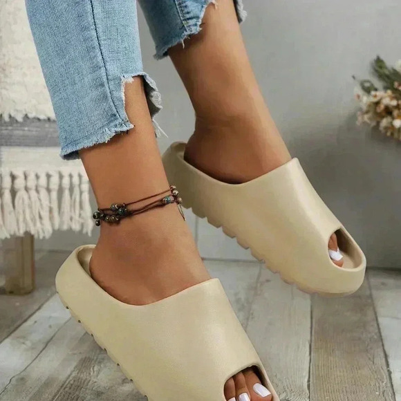 Khaki Casual Women's Anti-Slip Slippers - Picture 3 of 7